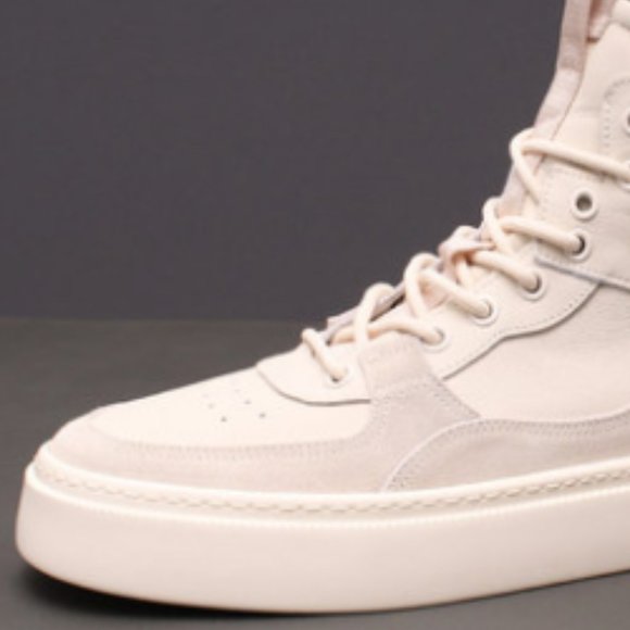 Casual leather board shoes in autumn and winter